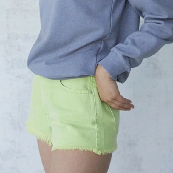 NWOT PacSun Ultra High Rise Festival Washed Lime Green Dyed Shorts 25 0 - Picture 3 of 8